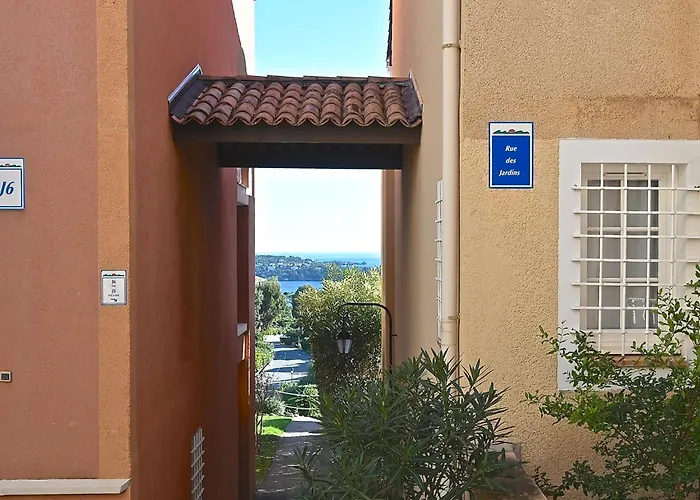 L'esquinade J3 029 By Interhome